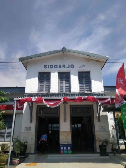 Stasiun Sidoarjo yang megah (foto dokpri)