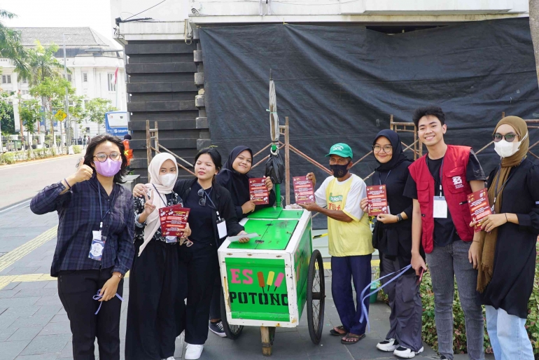 Generasi muda melakukan sosialisasi pemilu (Sumber: Dokumentasi Beneran Indonesia)