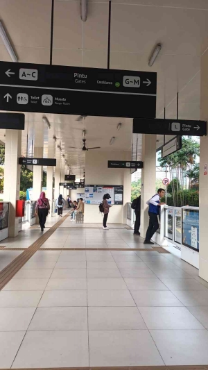 Yuk Kenalan Sama Petugas Pelayanan Angkutan Umum Halaman 2 ...