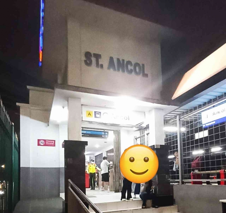 Jarak Pantai Carnaval ke Stasiun Ancol hanya dua kiloan meter (dokpri)