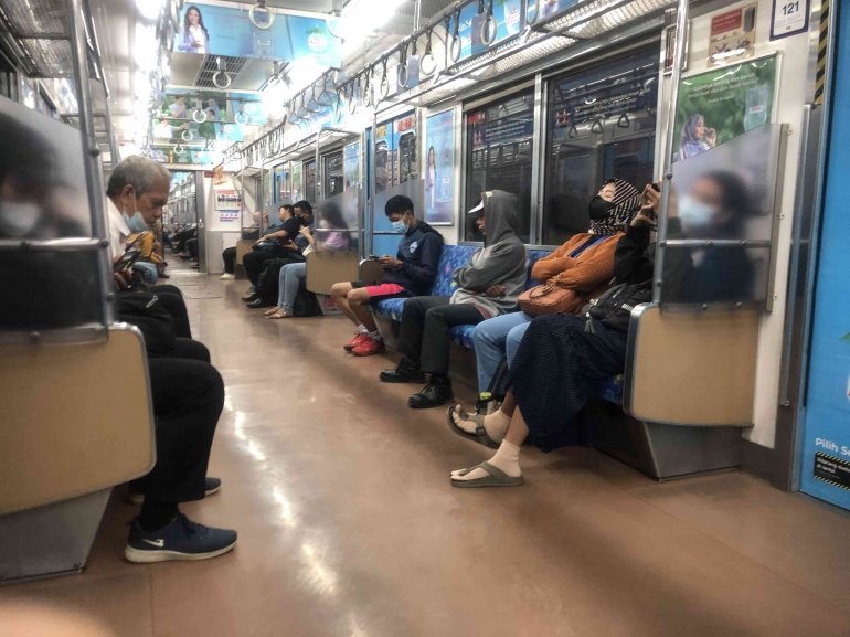 Informasi aktual dalam aplikasi membantu menentukan kapan harus naik kereta (Dokpri)