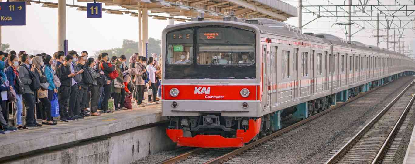 KAI Commuter Dan Solusi Transportasi Kaum Urban Halaman 1 - Kompasiana.com