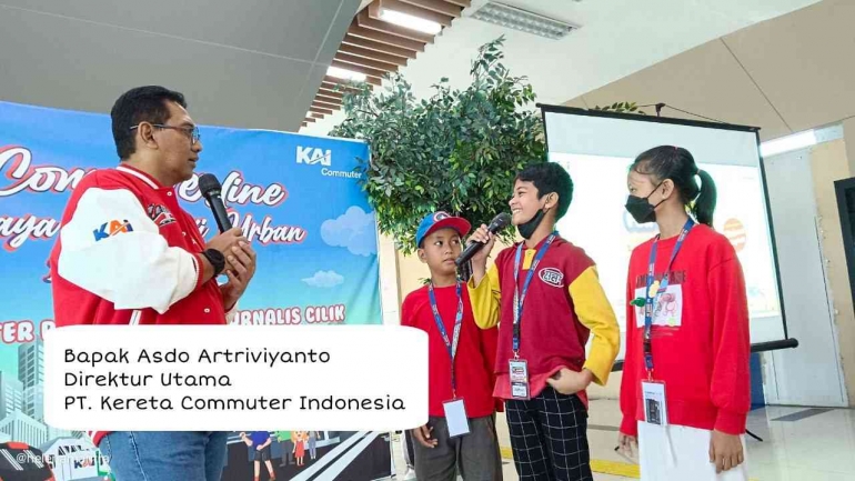 Jurnalis cilik mewawancarai Pak Asdo (dok.pri)