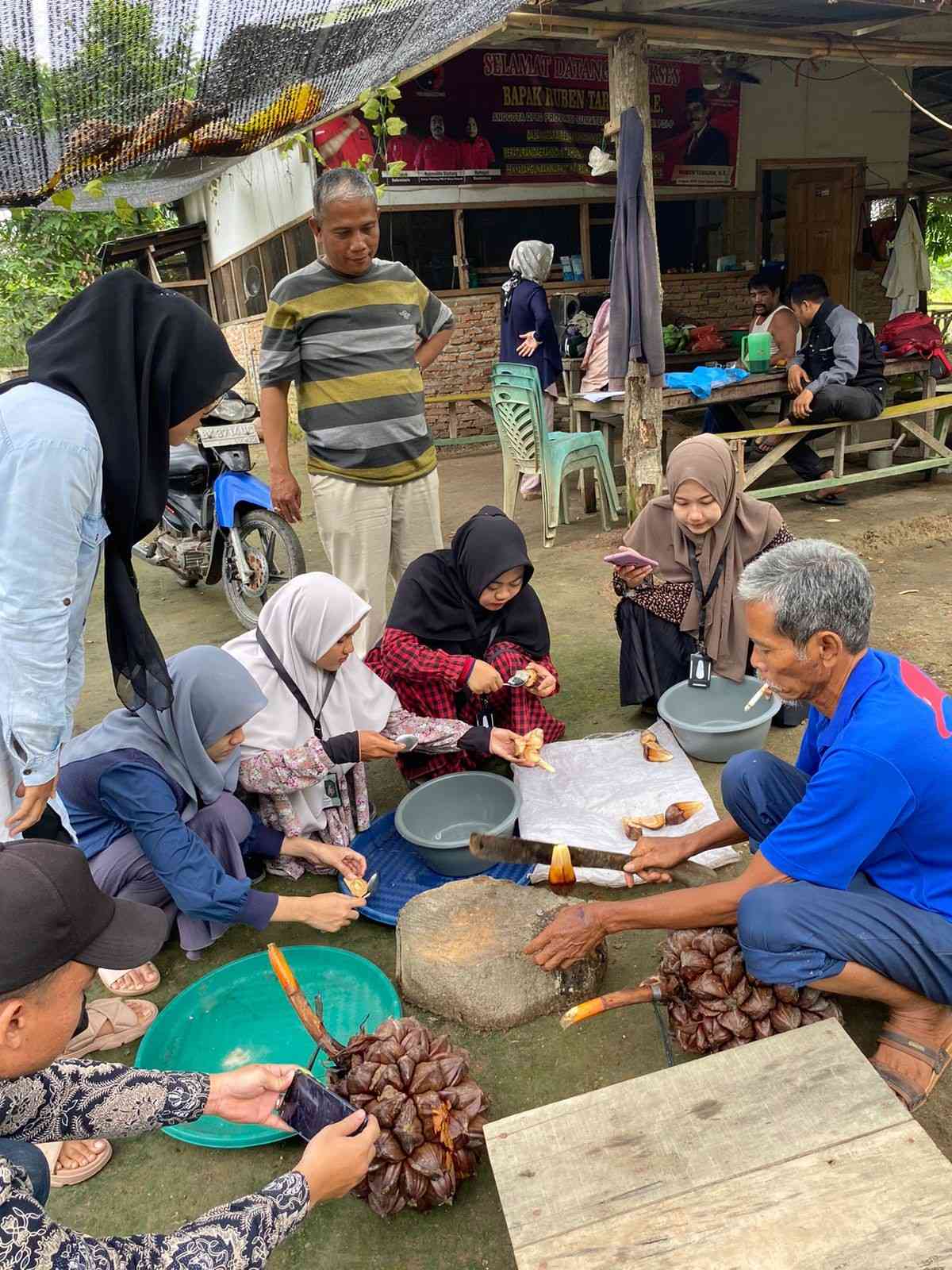 Mahasiswa KKN UINSU Mengunjungi UMKM Pembuatan Dodol Nipah Dan Ikut ...