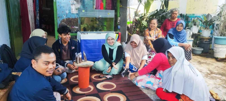 (Sosialisasi Kopi Herbal Lempeni bersama Kader di Dusun Krajan II)/ Dokumentasi Pribadi