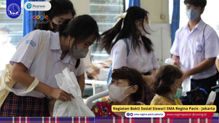 Dokumen OSIS SMA Regina Pacis | Bakti Sosial