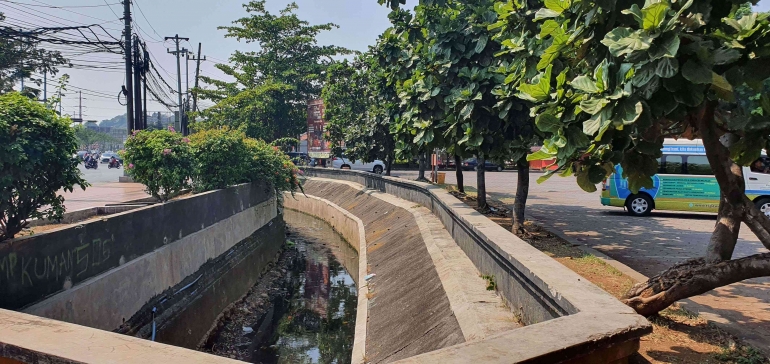 Selokan luar drainase Sam Poo Kong (dokumen pribadi)