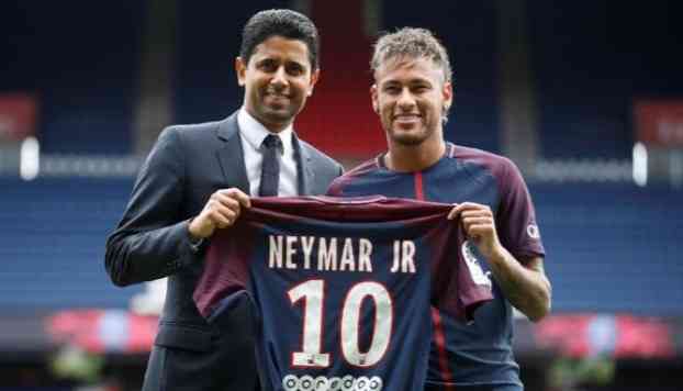 Momen kepindahan Neymar ke PSG (cnnindonesia.com/christian hartmann)