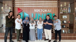 UNIBI menggelar PkM Untuk UMKM di Kec. Bojongloa Kidul Bandung dalam bentuk  pendampingan pembuatan video ads. (DOK. UNIBI)