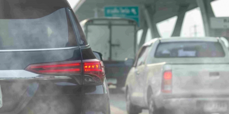 Pentingnya Uji Emisi Kendaraan Bagi Lingkungan (sumber: freepik.com)