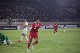 Penyerang Timnas U23 Indonesia, Ramadhan Sananta, melakukan selebrasi setelah mencatatkan gol ke gawang Taiwan pada laga Kualifikasi Piala Asia 2024 di Stadion Manahan, Solo, pada Sabtu (9/9/2023). (Fpto: KOMPAS.com/Mochamad Sadheli)