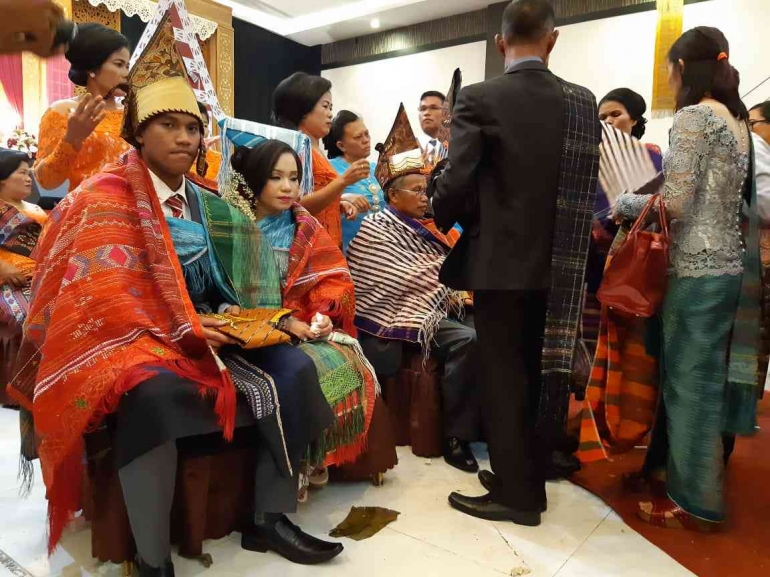Suasana Pernikahan Adat Batak Simalungun (Sumber: https://www.matakepri.com/)