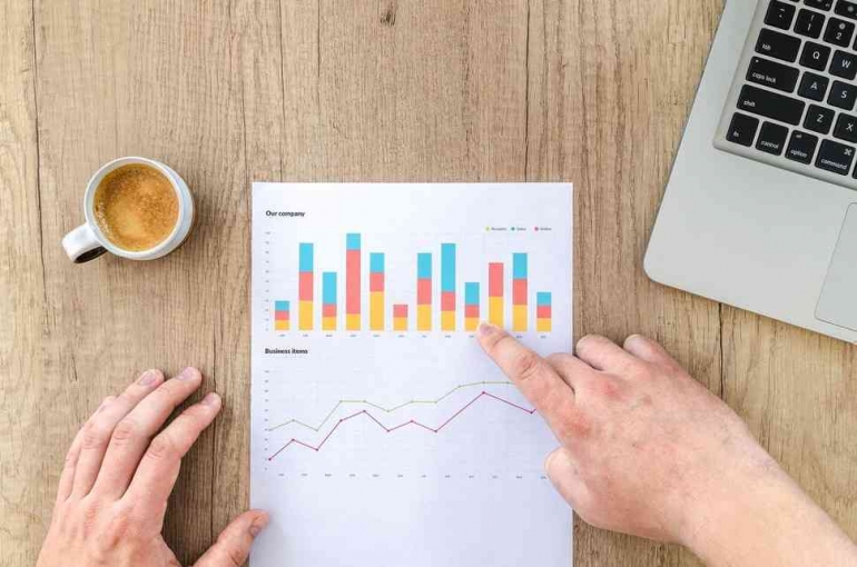 Ilustrasi gambar data keuangan, Image by Lukas from Pixabay