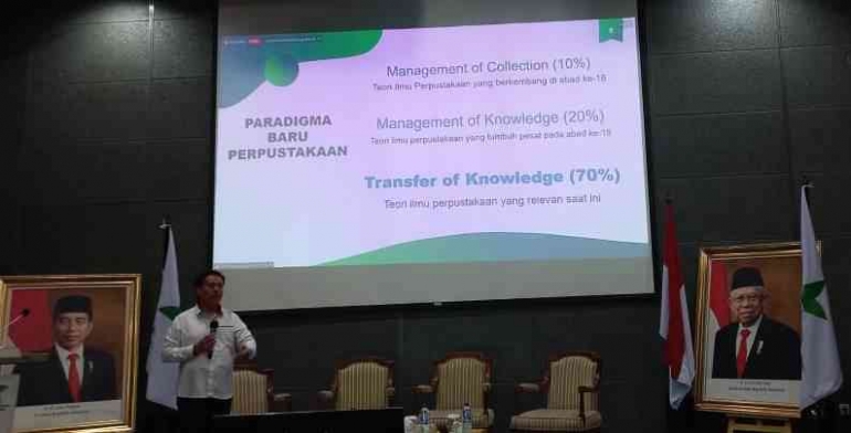 Dokumen Pribadi : Kepala Perpusnas Drs. Muhammad Syarif Bando Membuka Acara Seminar Nasional Bibliografi