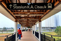 Menuju Stasiun Cisauk (foto: dokumentasi pribadi)