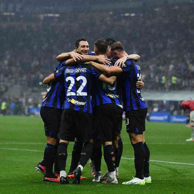 Pemain Inter merayakan gol ke gawang Milan. Sumber:@Inter