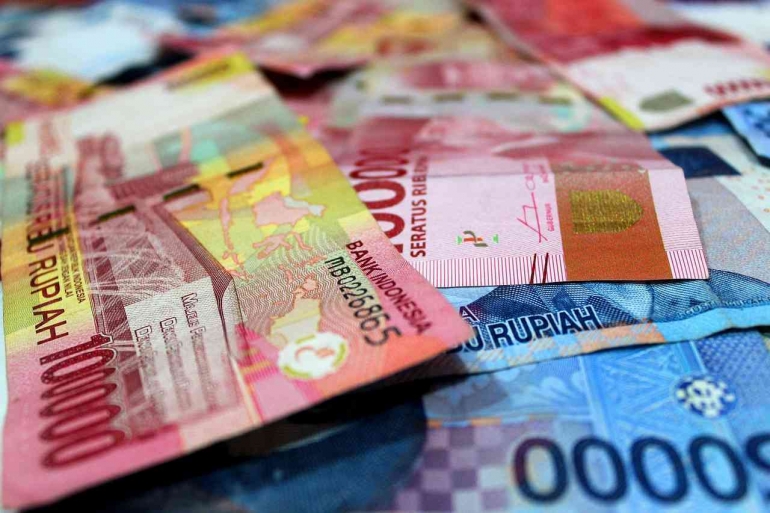 Gaji ASN, uang rupiah (Gambar oleh Mohamad Trilaksono dari Pixabay)