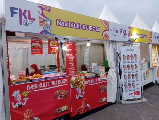 Stand Kuliner yang menggugah selera di Adira Festival (sumber foto: dok.pri)Â