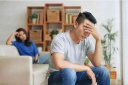 Ilustrasi orang tua yang berada pada fase Depression | sumber: harianjogja.com