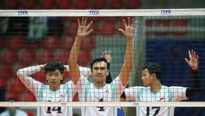 Pemain Timnas Bola voli putra Indonesia harus mengakui kehebatan tuan rumah China, Farhan Halim dkk kalah 1-3 (foto: sport.detik.com)