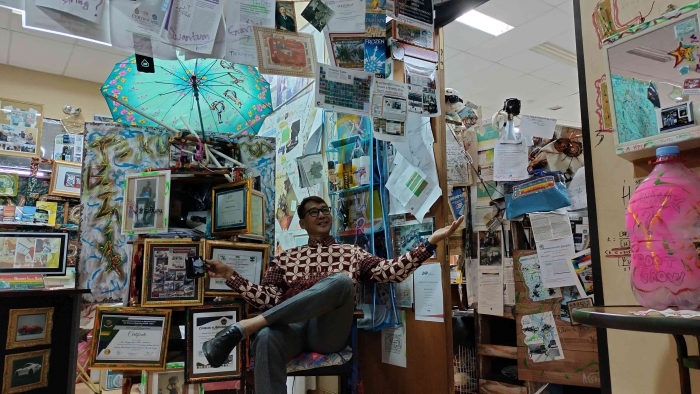 (Sumber pribadi) Prof Elim di i-LAB Elim