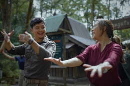 Film Petualangan Sherina 2 mengangkat isu soal konservasi orangtuan. Sumber: ARSIP MILES FILMS DAN BASE ENTERTAINMENT via KOMPAS.id