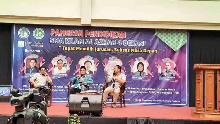 Sumber Gambar: Dok. Humas Sekolah (Suasana Diskusi di Seminar pendidikan, SMA Islam Al Azhar 4 Kemang Pratama)