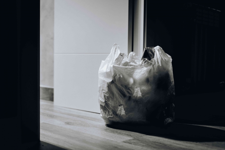 Sampah plastik, Sumber: Pexels, Juan Pablo Serrano Arenas. 