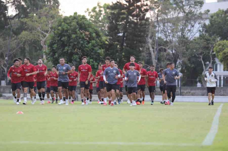 Timnas Indonesia berlatih bersama coach Shin Tae-yong (Foto Dok. PSSI) .
