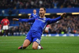 Eden Hazard saat selebrasi laga Chelsea vs Man Utd pada tahun 2016 (Sumber: Getty Images/Mike Hewitt)