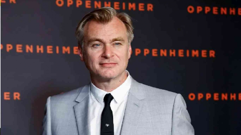 Sutradara Christopher Nolan (Image Source: thesocialtalks.com)