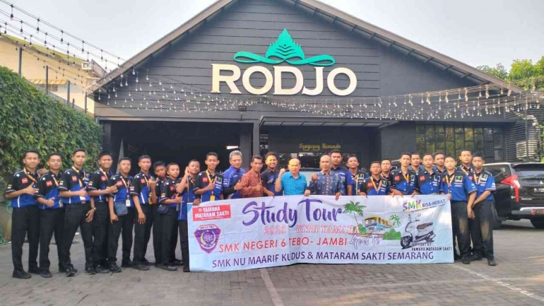 Rodjo Resto Resto Rodjo Majapahit: Memetik Kenikmatan Majapahit di Kota Semarang ...