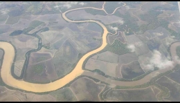 Sungai menguning diduga aliran tambang bauksit (foto: edipetebang)