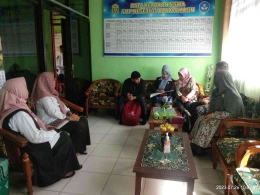 Koordinasi dengan pihak SMPN 35 Banjarmasin (Dok. Pribadi, 2023)