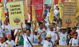 Serikat Petani Indonesia (SPI) tolak berbagai sumber benih yang telah mengalami berbagai rekayasa genetiknya (dok foto: berdikarionline.com)