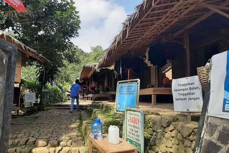 Kawasan Desa Adat Baduy masih ditutup dari kunjungan wisatawan Selasa (7/7/2020). (Foto: KOMPAS.COM/ACEP NAZMUDIN)