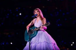 Taylor Swift di sebuah konsernya. (sumber: CelebMix / TAS Rights Management)