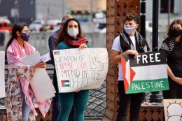 Bentuk demonstrasi untuk membebaskan Palestina (unsplash.com/ Manny Becerra)
