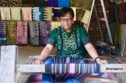 Ikut belajar menenun Kain Sasak di Desa Sade, sumber gambar: Dokumentasi Merza Gamal
