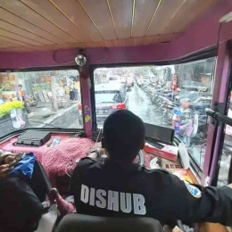 Bus Bandros akan memgantar keliling kota Bandung (Dok. Pribadi)