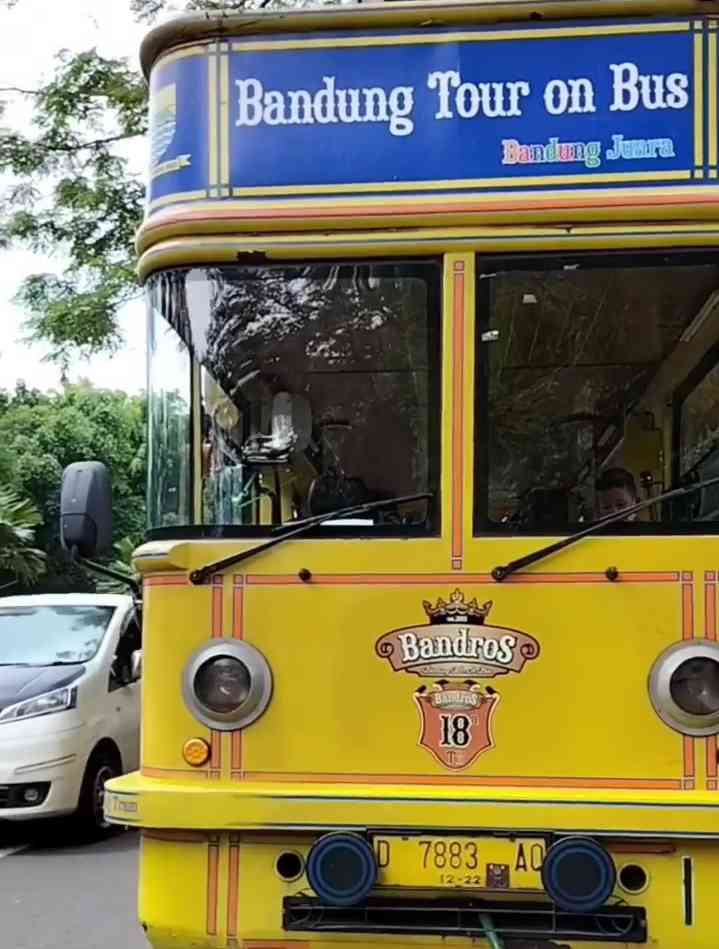 Bus Bandros, beraneka warna (Dok. Pribadi)