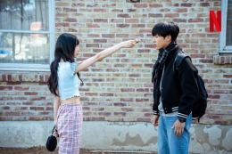 Artis peran Bae Suzy dan Yang Se Jong dalam drama Doona!.(Dok. Netflix)