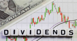 Mendapatkan pengasilan dari dividend yang perusahaan bagikan secara rutin (image source: tipranks.com)