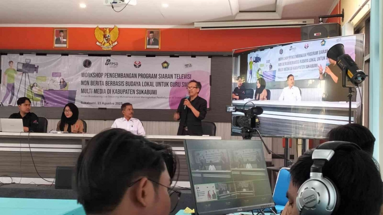 Materi Sambutan oleh Kaprodi FTV FPSD UPI dan Pembukaan Workshop oleh Kepala SMKN 1 Cibadak Kabupaten Sukabumi Jawa Barat (sumber: Tj., 23/08/23)