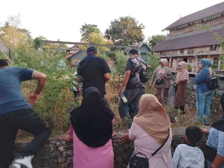 Sumber Photo oleh Junirullah Ziarah ke Makam Tokoh Figur Kerajaan Buton