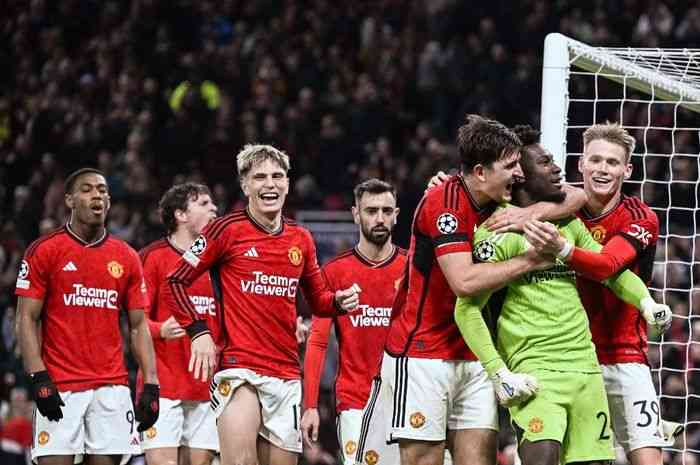 Manchester United ketika berselebarasi mencetak gol ke gawang lawan (Foto AFP/Paul Elis).