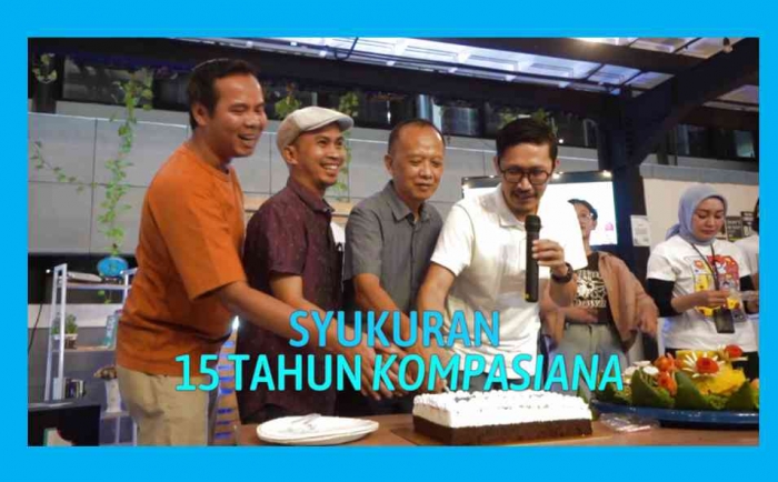 COO Kompasiana Nurulloh potong kue bersama sebagai ungkapan rasa syukur. Foto: Isson Khairul