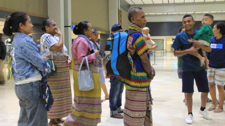 Ilustrasi kebudayaan lokal Atoni Pah Meto/ Suku Dawan Timor dengan balutan kain tenunnya perlu diperhatikan pemerintah pusat. Foto: Tafenpah.com