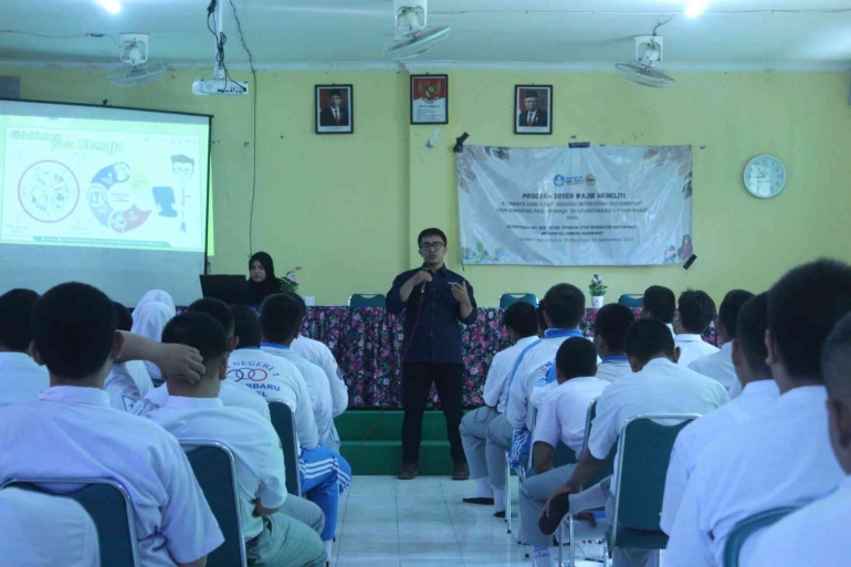 Edukasi dan Pengenalan E-Tabata dan E-Diet untuk siswa siswi SMAN 1 Banjabaru. Sumber Foto: Zaky