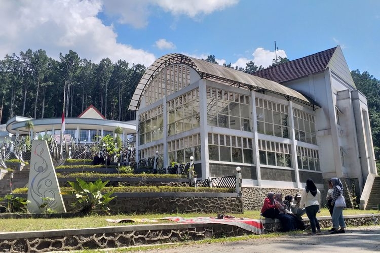 Ilustrasi: Kebun Raya Baturraden di Purwokerto, Kabupaten Banyumas, Jawa Tengah.(Dok. Kebun Raya Baturraden via kompas.com)